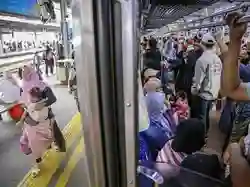 Saat KRL Menjadi Pilihan Utama Jutaan Warga selama Musim Libur Lebaran
